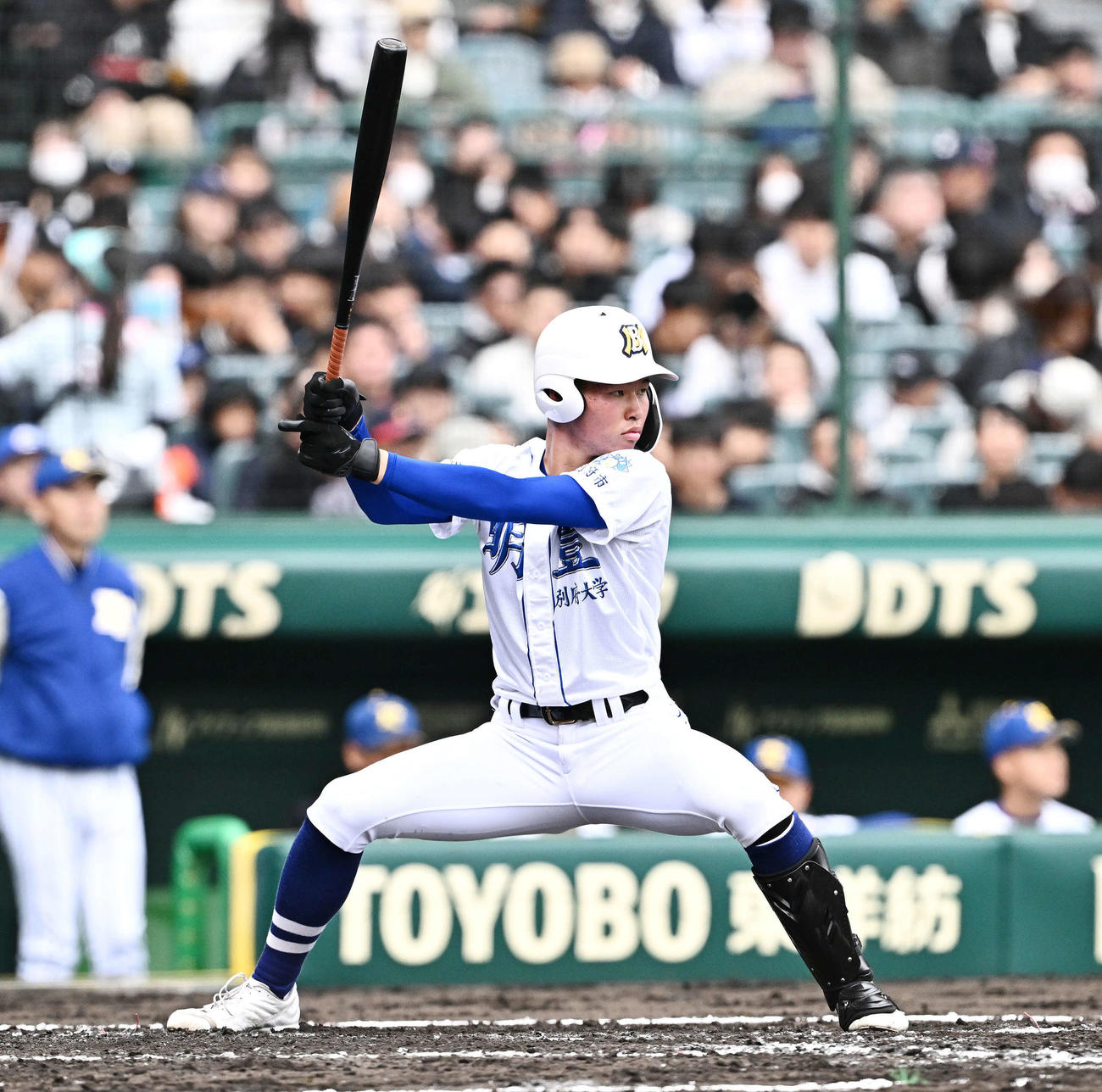 明豊対高崎健康福祉大高崎　独特な構えの明豊・末吉（撮影・滝沢徹郎）