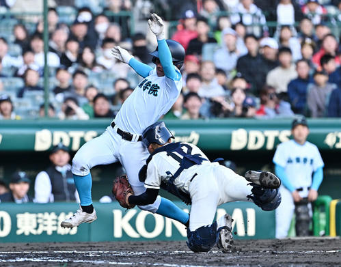 センバツ】山梨学院、急造二遊間で2回戦突破 正遊撃手離脱で出場の