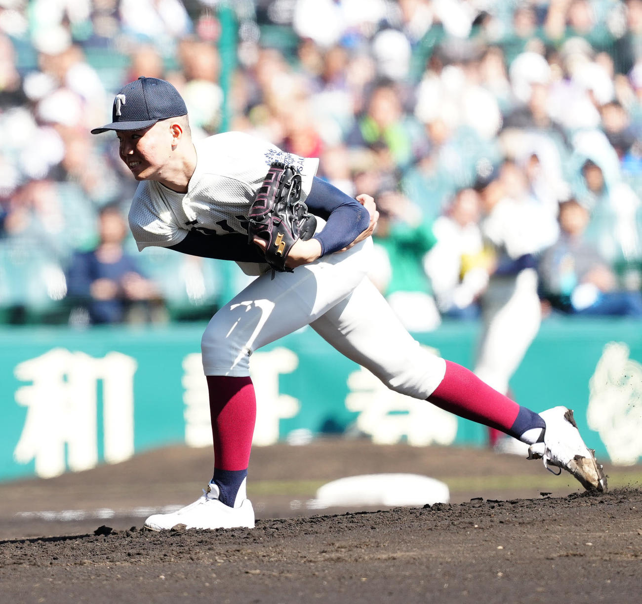 神村学園対大阪桐蔭　大阪桐蔭先発の森（撮影・江口和貴）