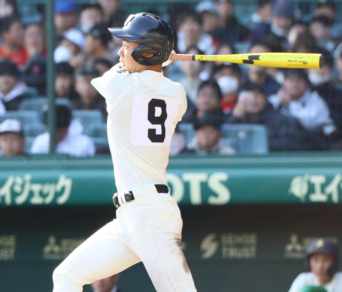 神村学園対大阪桐蔭　6回裏大阪桐蔭無死、境は右越えランニング本塁打を放つ（撮影・上山淳一）