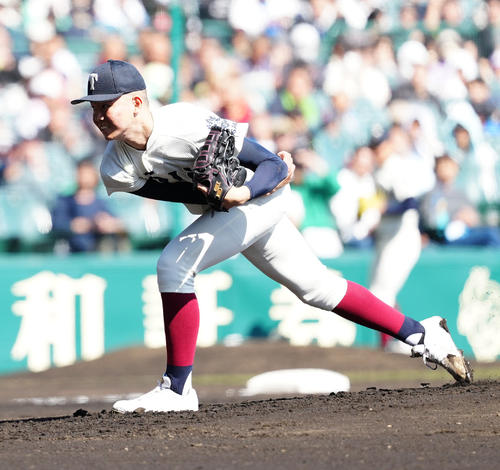 神村学園対大阪桐蔭　大阪桐蔭先発の森（撮影・江口和貴）