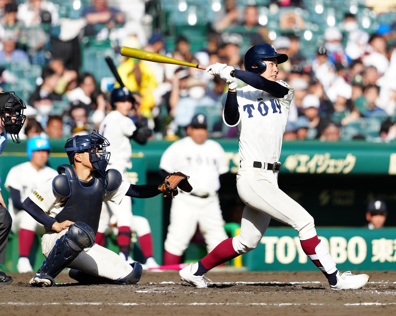 神村学園対大阪桐蔭　5回裏大阪桐蔭無死、ランニング本塁打とする境（撮影・江口和貴）