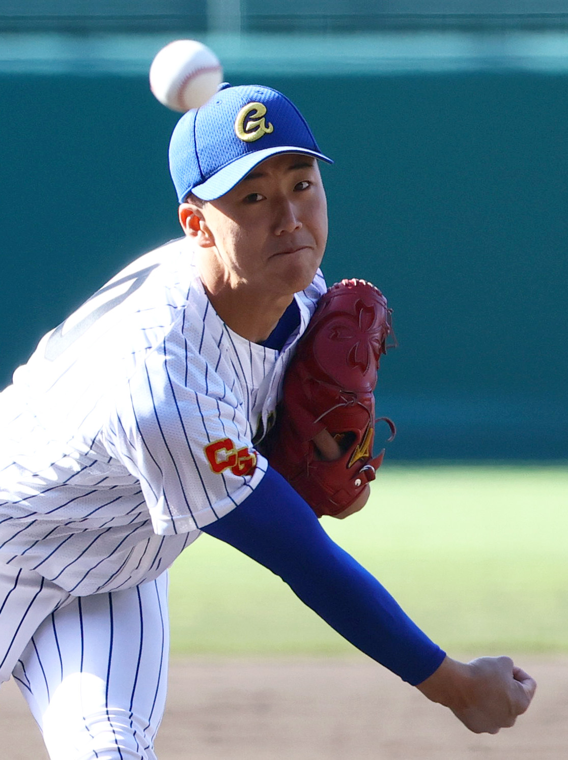 中央学院対宇治山田商　中央学院先発の臼井（撮影・上山淳一）