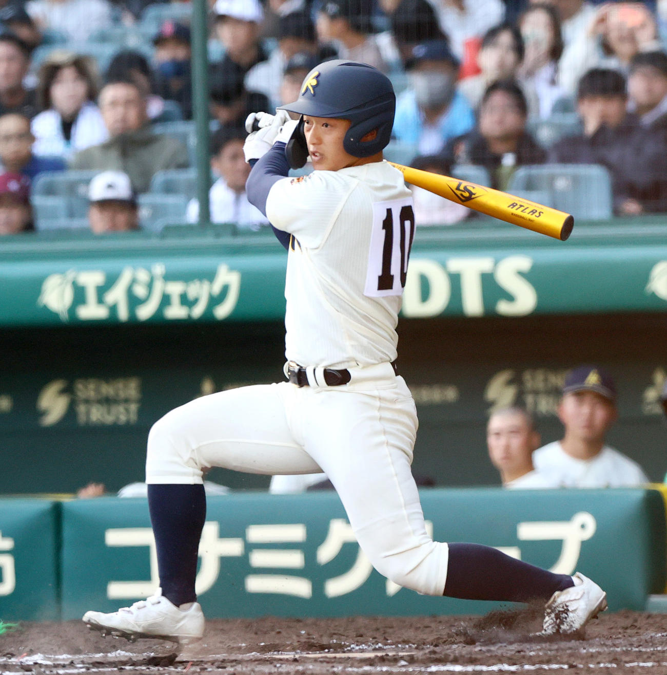 神村学園対大阪桐蔭　8回表神村学園無死、代打川下は遊ゴロに倒れる（撮影・上山淳一）