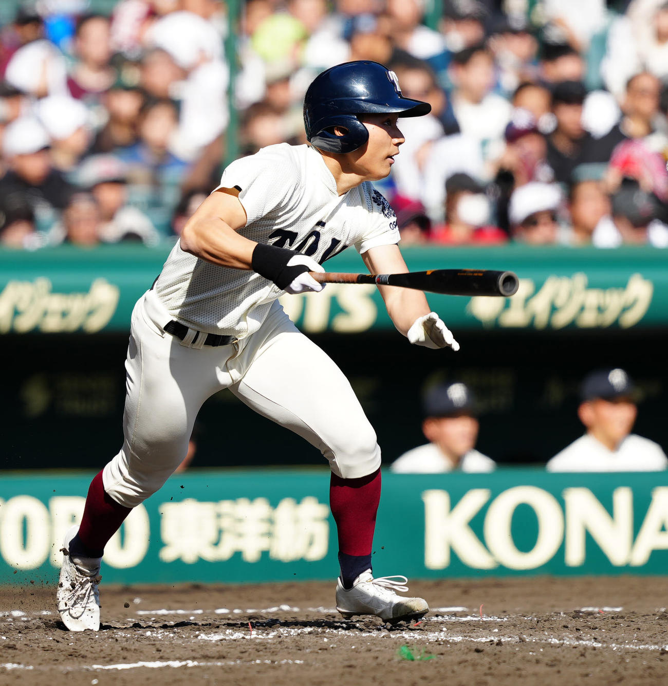 神村学園対大阪桐蔭　3回裏大阪桐蔭2死一塁、適時三塁打を放つ徳丸（撮影・江口和貴）
