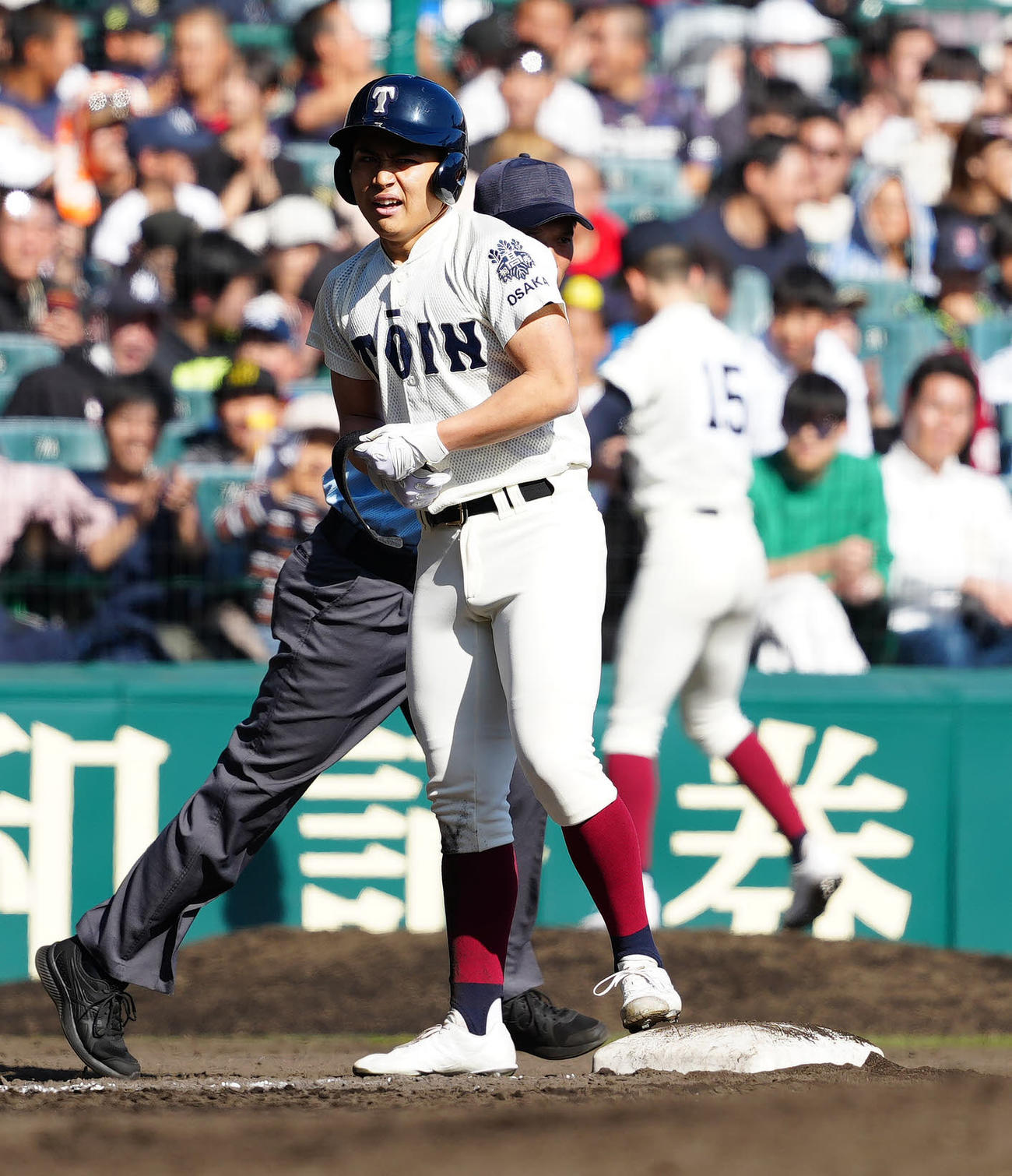 神村学園対大阪桐蔭　3回裏大阪桐蔭2死一塁、適時三塁打を放った徳丸（撮影・江口和貴）