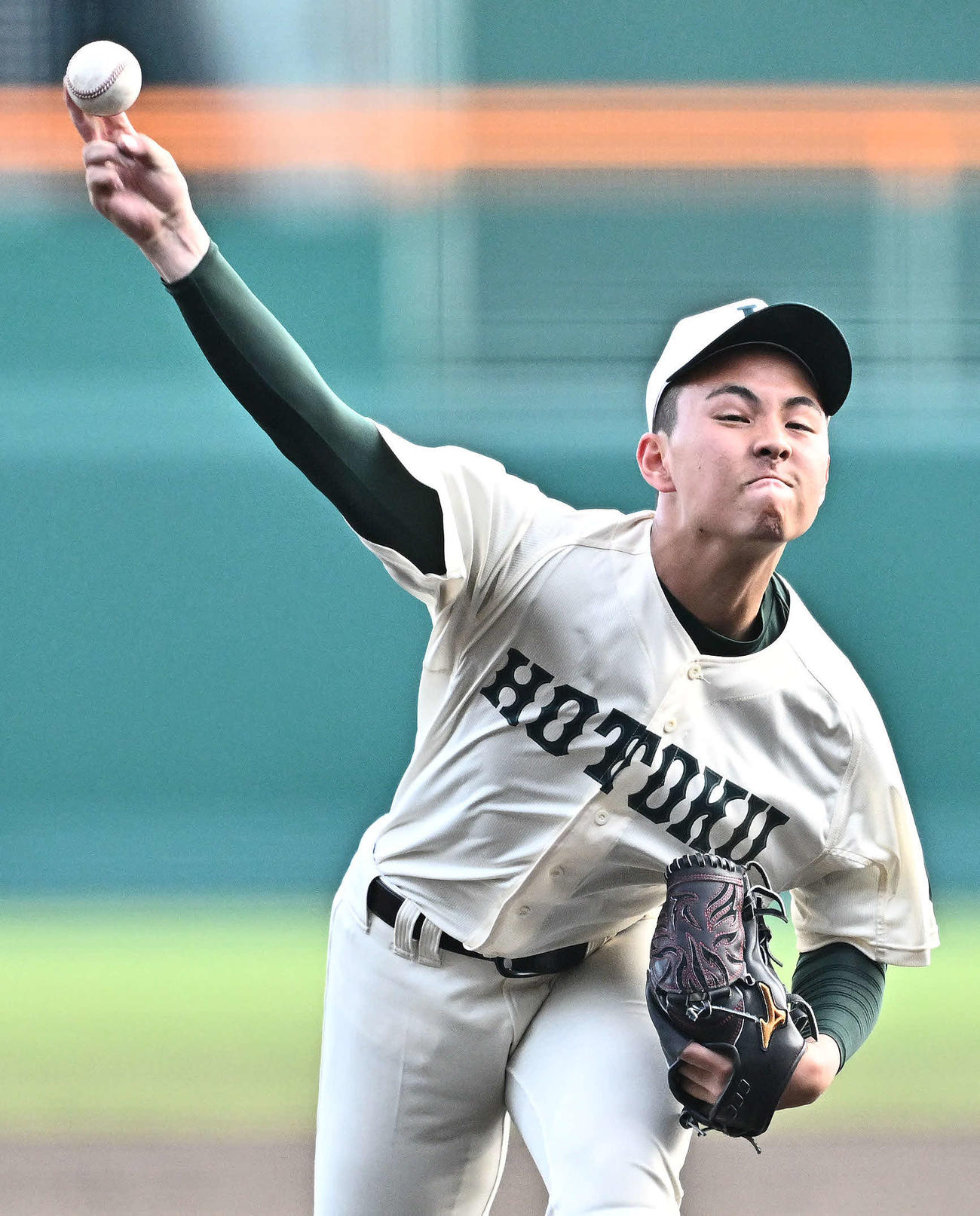 常総学院対報徳学園　報徳学園先発の間木（撮影・滝沢徹郎）