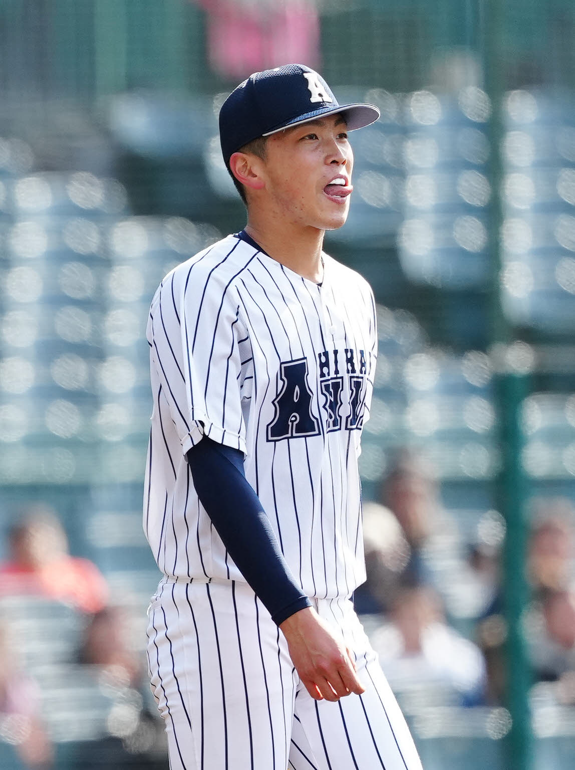 星稜対阿南光　4回表星稜1死三塁、中島幹に適時打を浴びる吉岡（撮影・江口和貴）