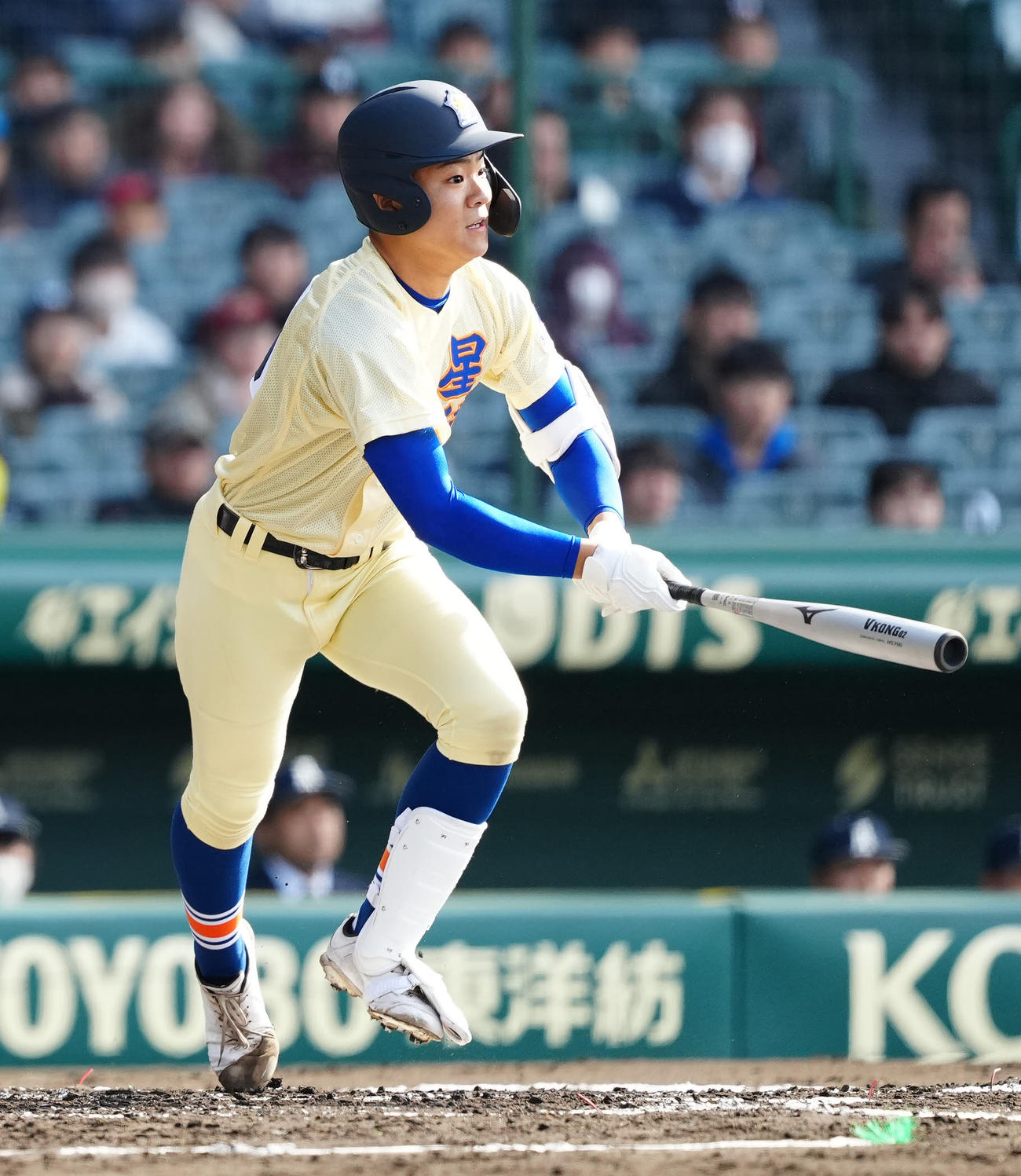 星稜対阿南光　2回表星稜無死二、三塁、適時打を放つ戸田（撮影・江口和貴）