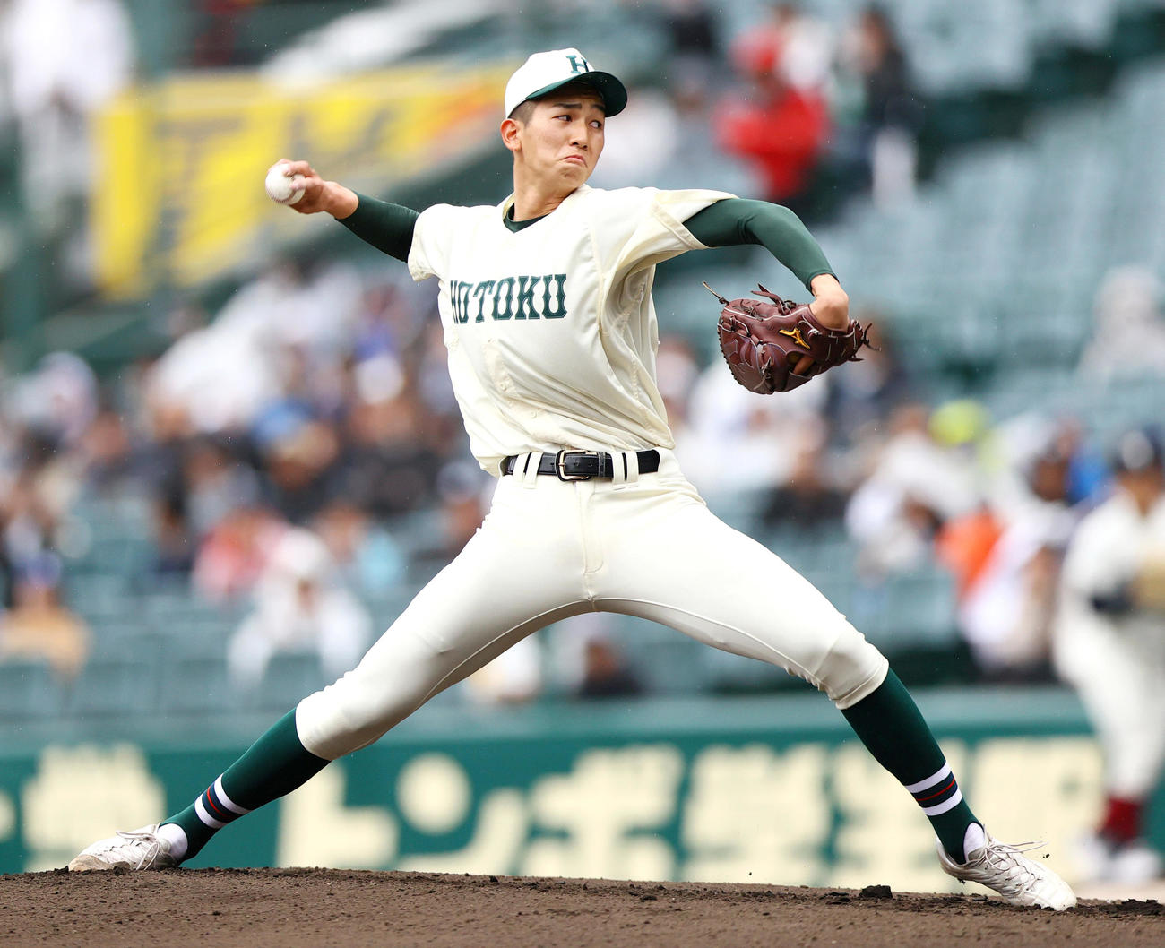 大阪桐蔭対報徳学園　報徳学園先発の今朝丸（撮影・上山淳一）