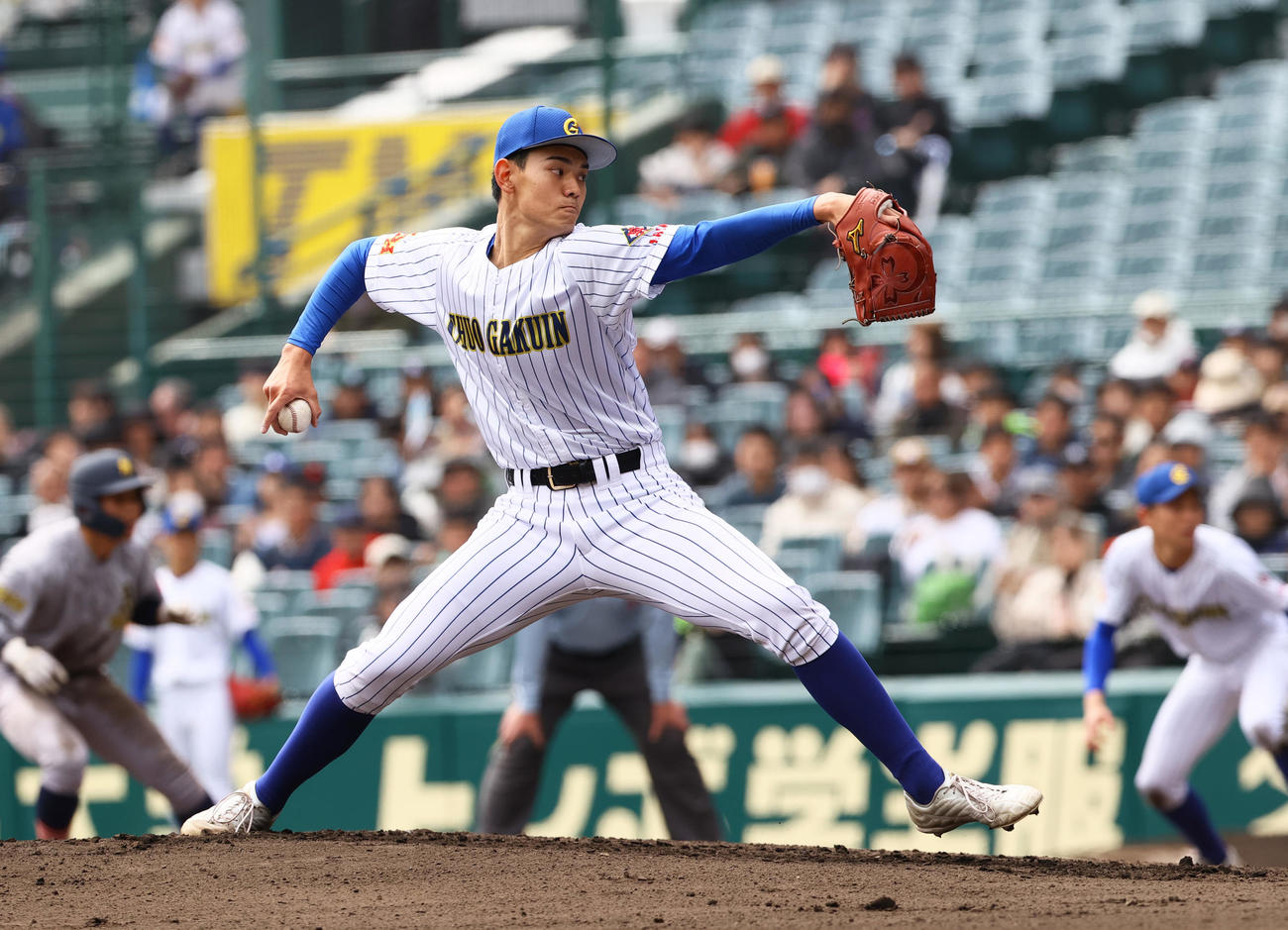 中央学院対青森山田　中央学院先発の蔵並（撮影・上山淳一）