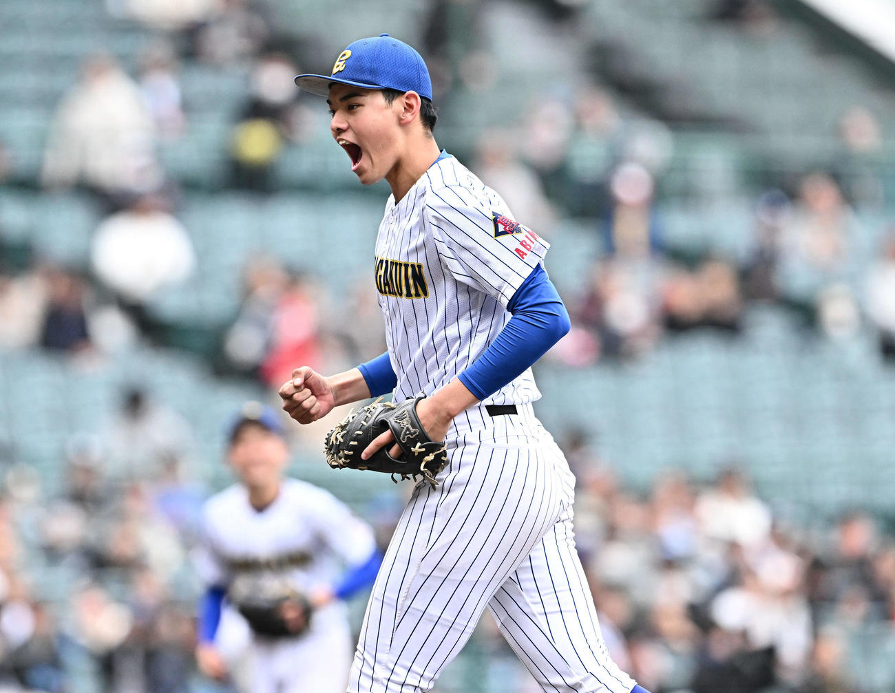 中央学院対青森山田　青森山田に勝利し雄たけびを上げる中央学院・蔵並（撮影・滝沢徹郎）