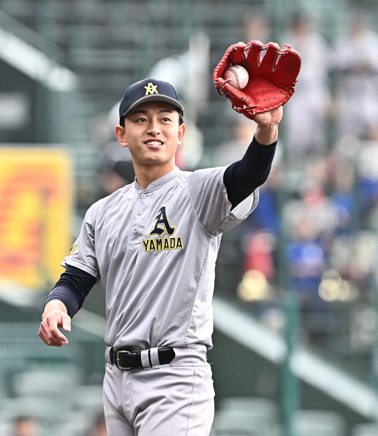 中央学院対青森山田　試合に臨む青森山田先発の桜田（撮影・滝沢徹郎）