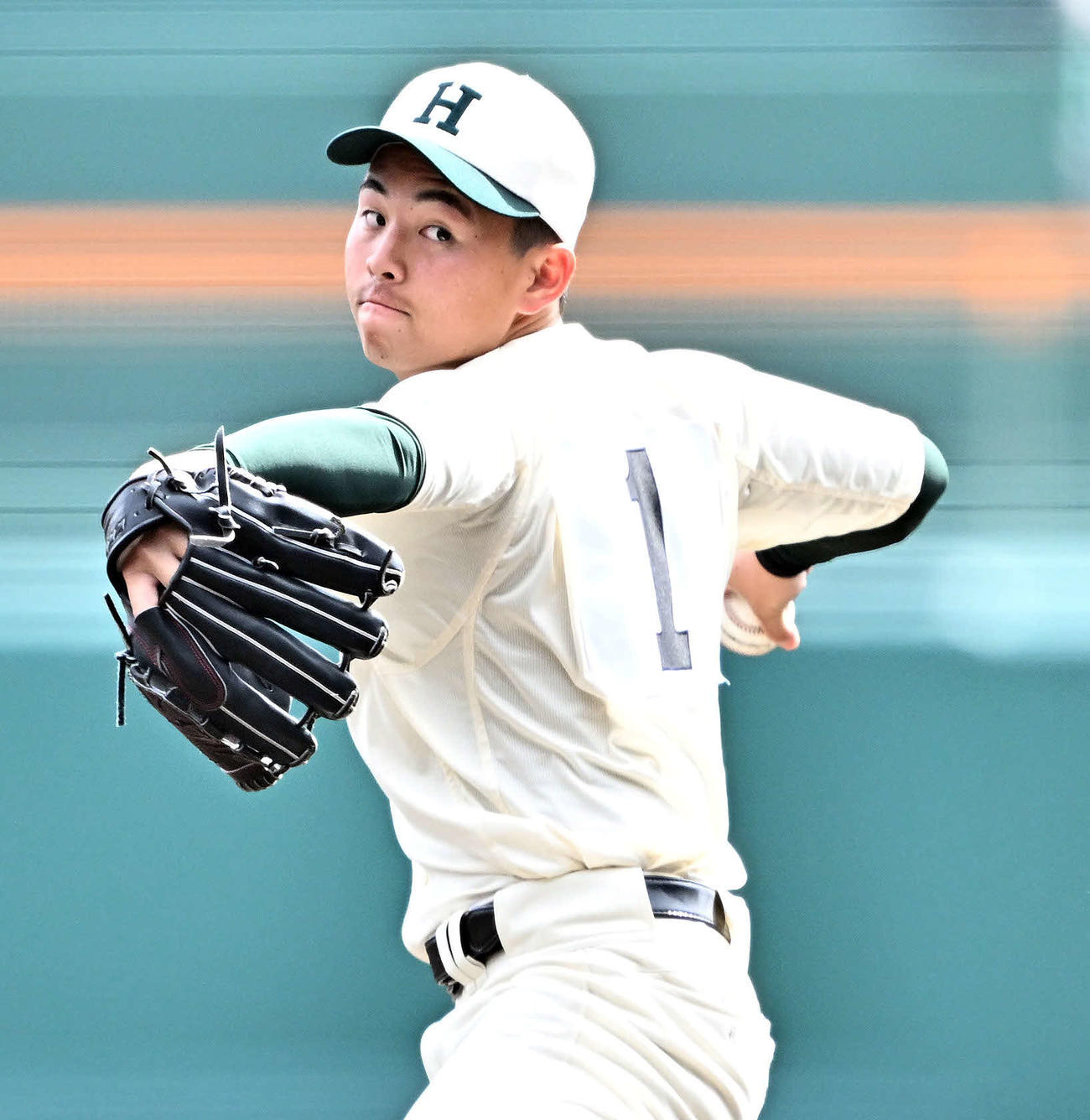 中央学院対報徳学園　報徳学園先発の間木（撮影・滝沢徹郎）