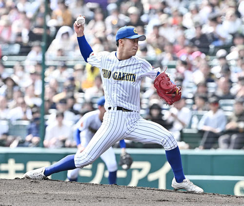 中央学院対報徳学園 中央学院先発の臼井(撮影・滝沢徹郎)