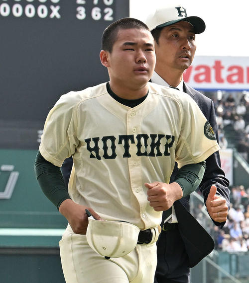 センバツ】雰囲気にのまれた報徳学園4番斎藤 夏は長打力を武器に暴れ