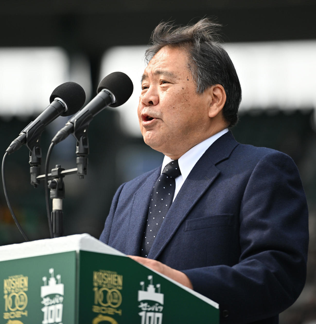 大会を講評する宝馨・日本高野連会長＝阪神甲子園球場で2024年3月31日、三浦研吾撮影
毎日新聞代表撮影
