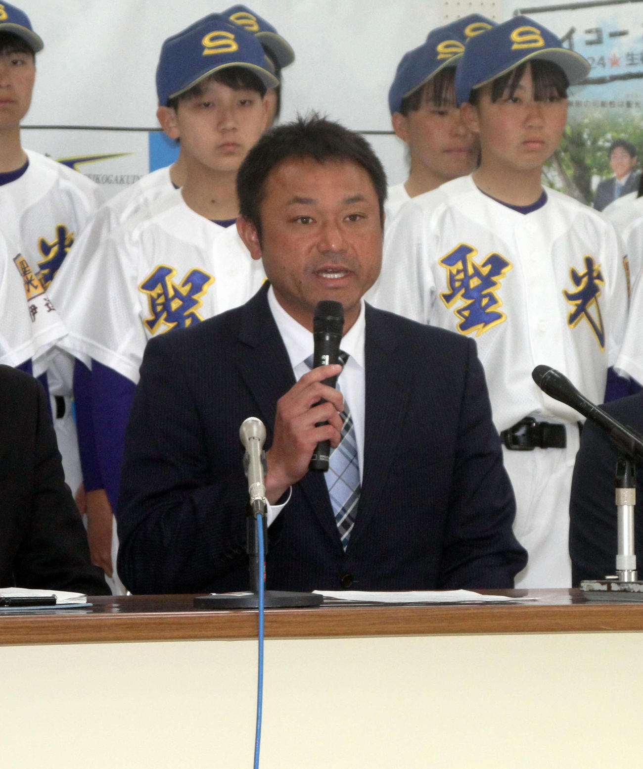 初代指揮官の聖光学院OB松崎監督（撮影・木村有優）