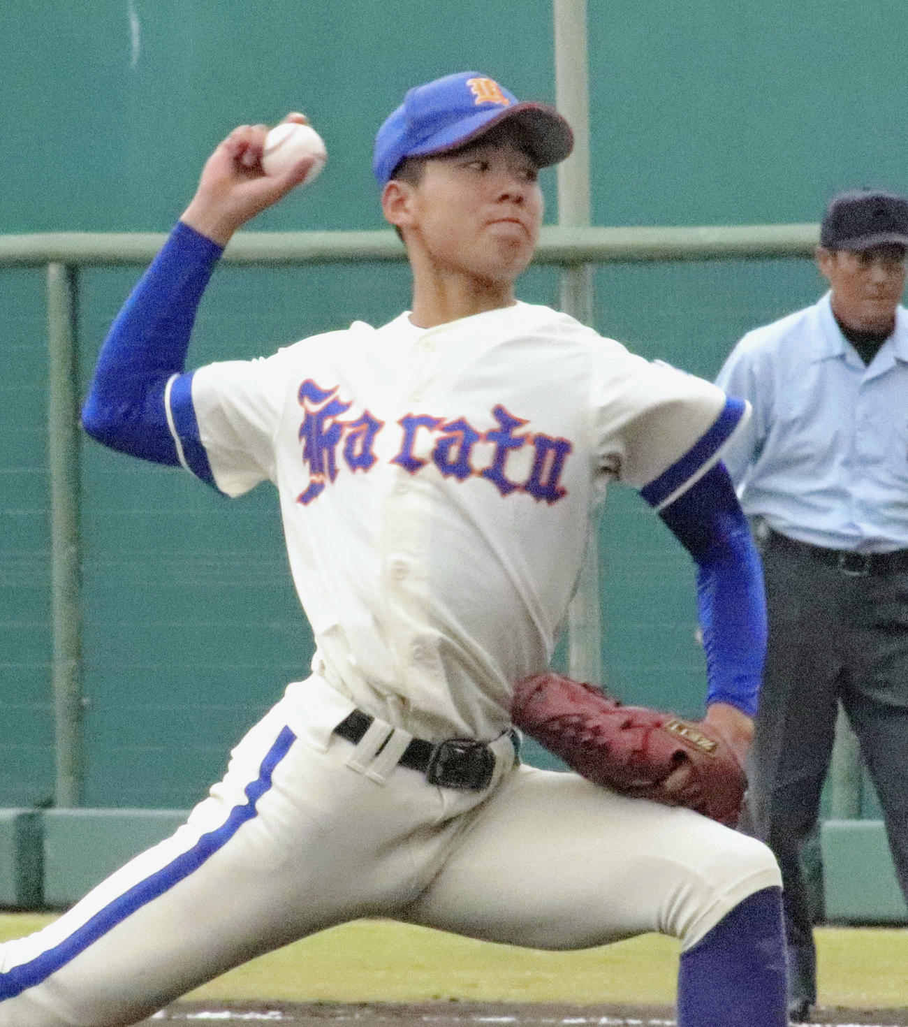 宮崎商との準々決勝で完投した唐津商・木本（共同）
