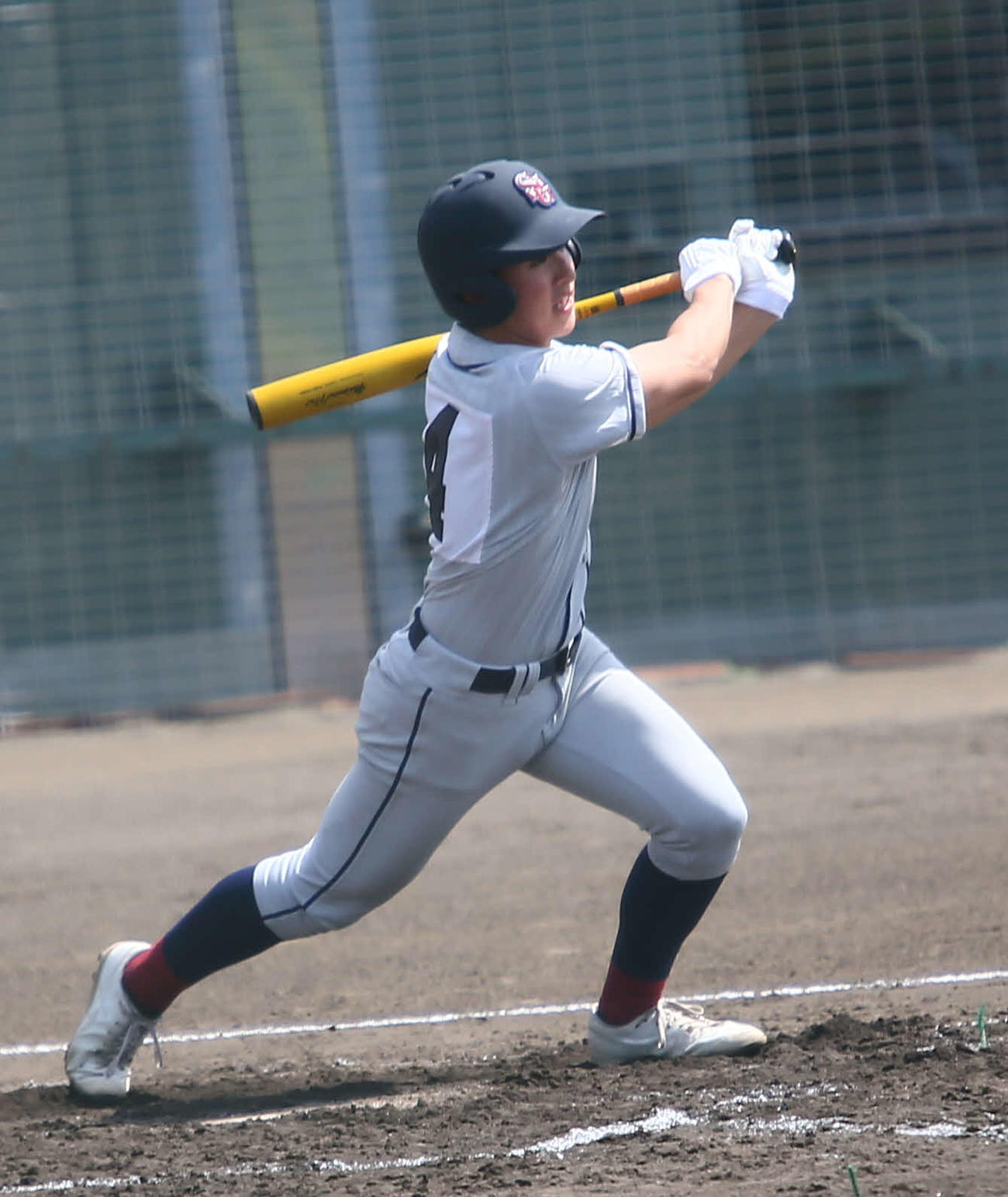三条東対関根学園　5－0の1回2死二、三塁に2点適時中前打を打った山川は三塁打2本を含む4打数3安打3打点