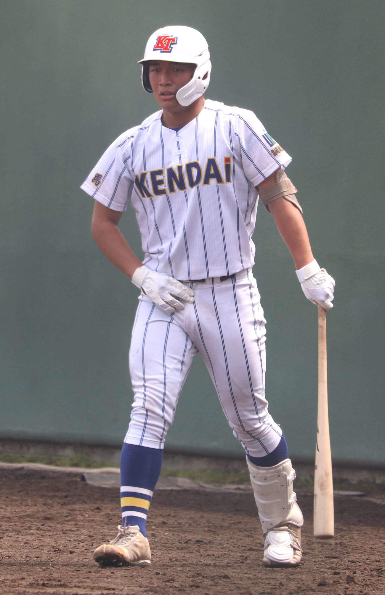 渋川青翠対高崎健康福祉大高崎　プロ志望を表明し、チームで唯一木製バットを使用する高崎健康福祉大高崎・箱山（撮影・佐瀬百合子）