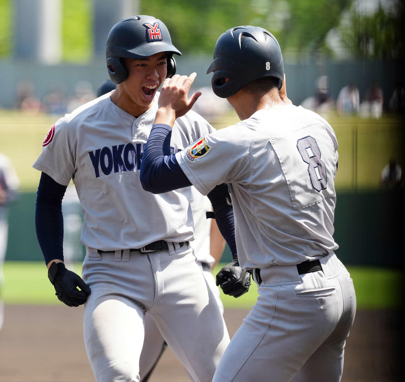 横浜対慶応　1回表横浜2死二塁、先制の2点本塁打を放ち笑顔を見せる椎木（撮影・たえ見朱実）