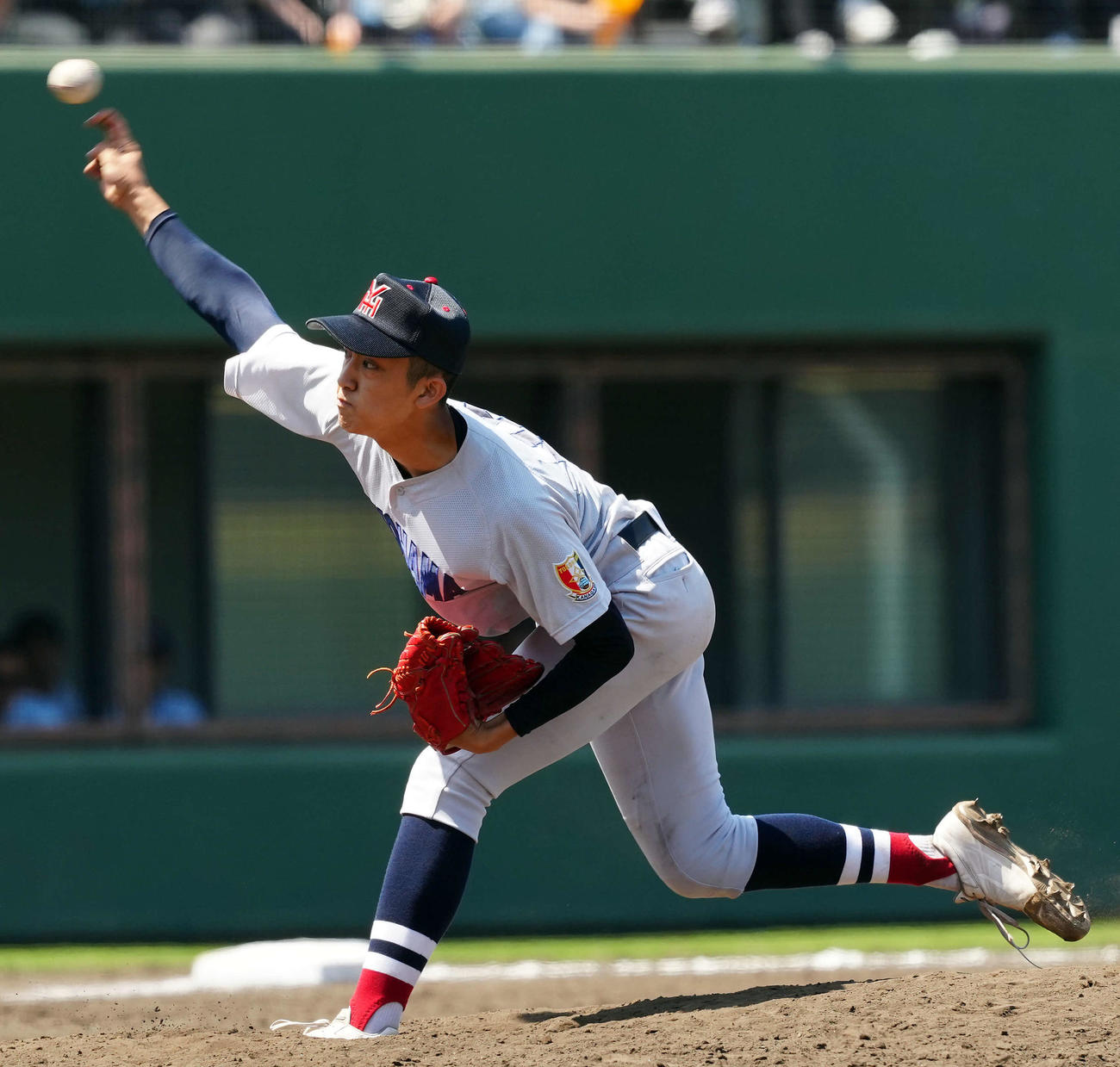 横浜対慶応　9回途中からマウンドに上がった横浜・織田（撮影・たえ見朱実）