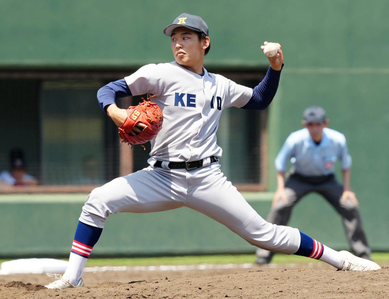 横浜対慶応　慶応の2番手鷹尾（撮影・たえ見朱実）