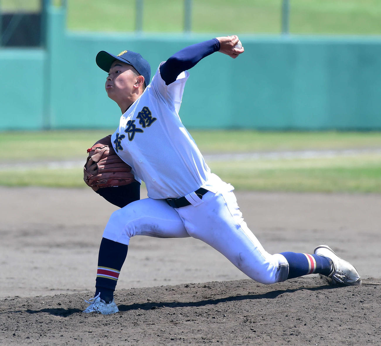 日本文理対新発田農　3回途中から日本文理2番手で登板した野本（撮影・大島享也）