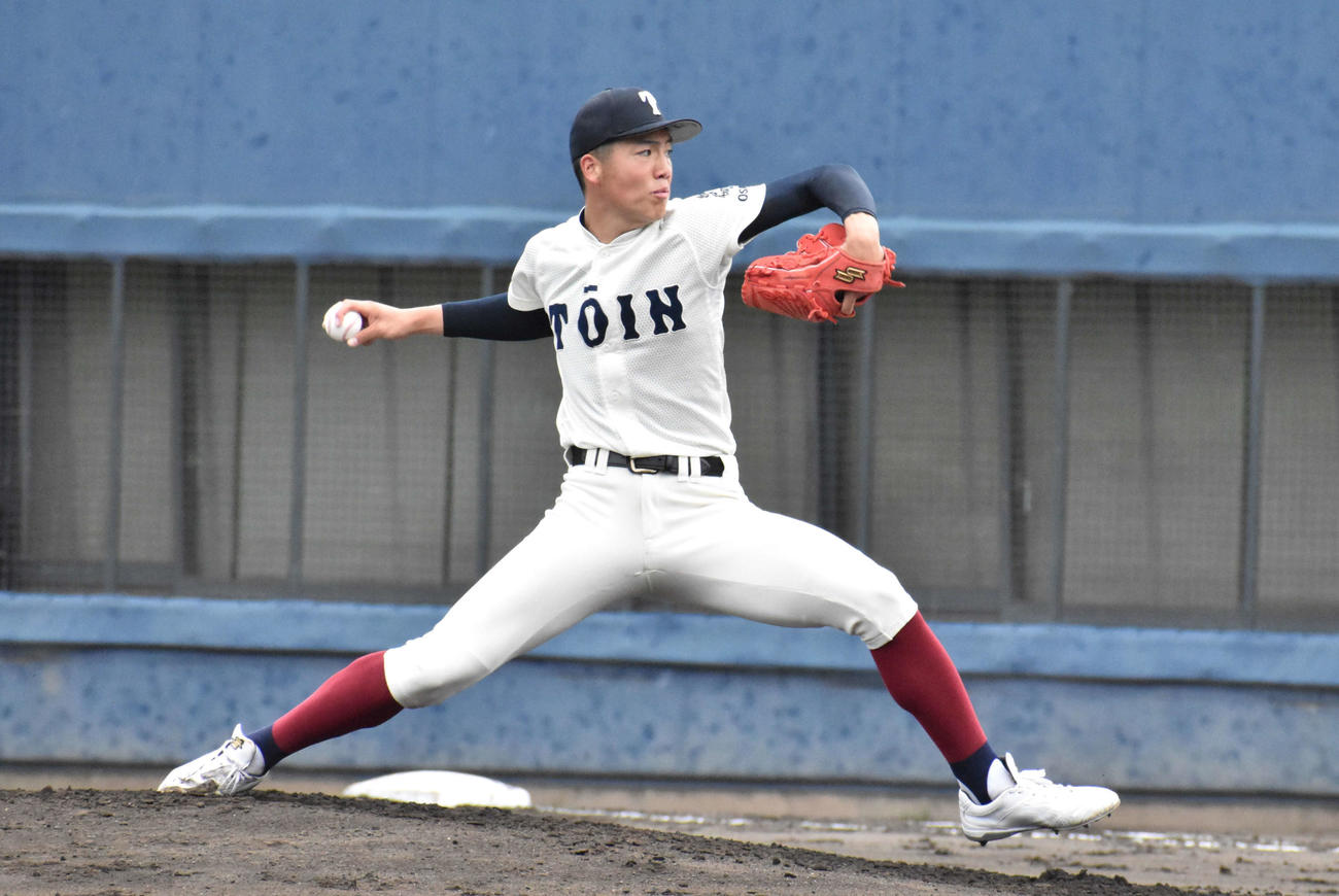 大院大高との準々決勝に先発した大阪桐蔭・平嶋（撮影・古財稜明）