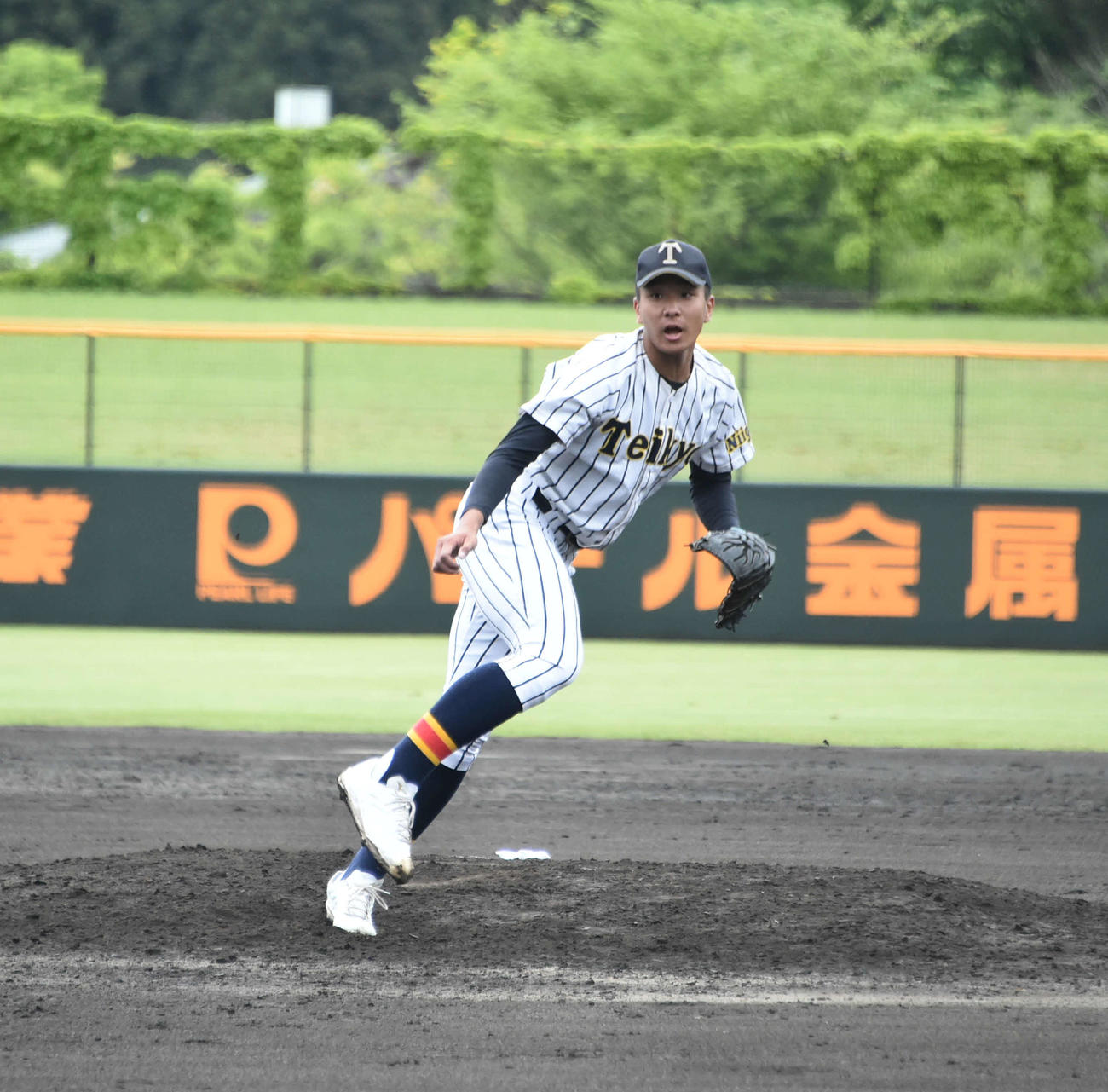 マウンドで躍動する帝京長岡・茨木