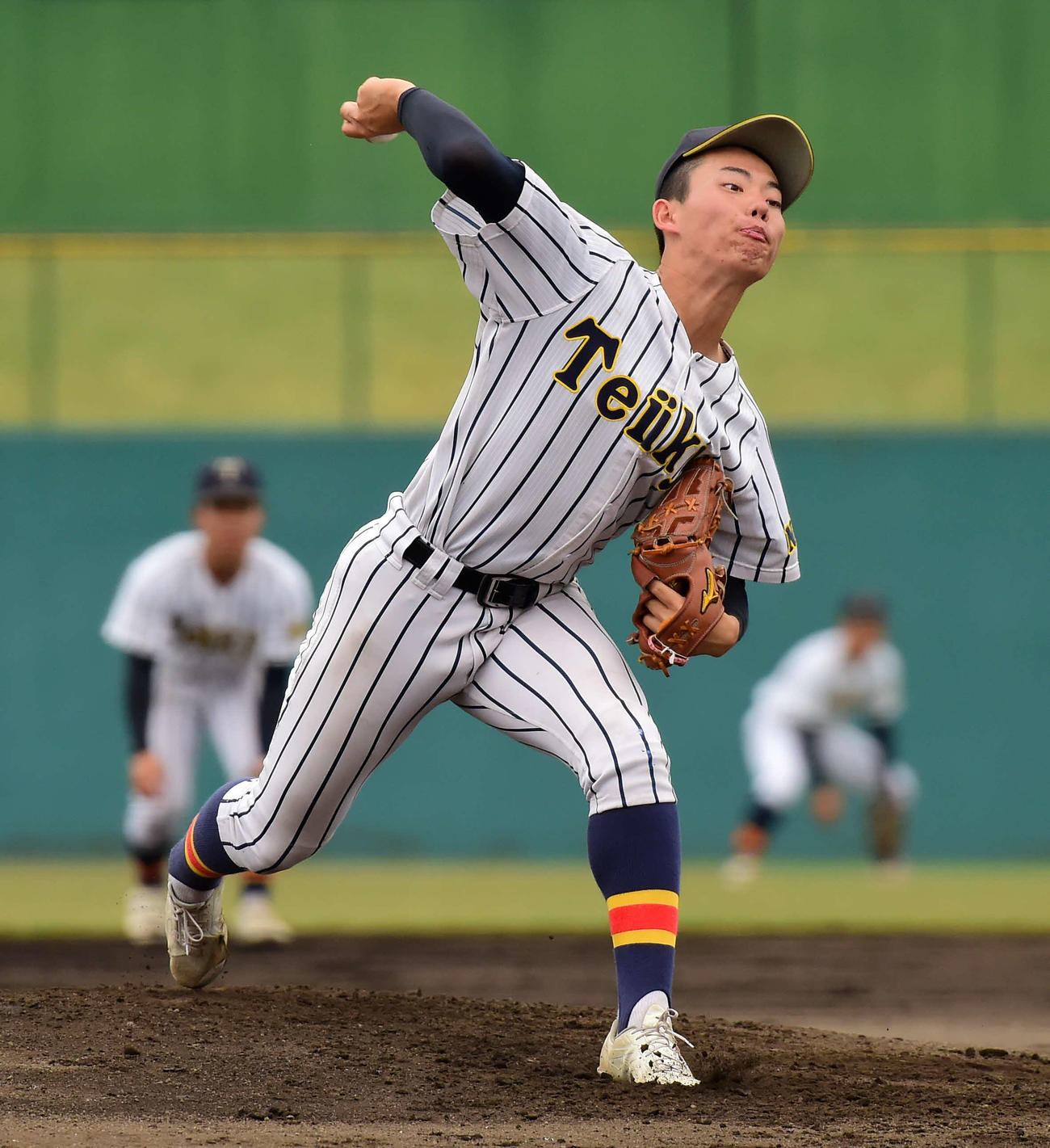 帝京長岡対日本文理　力投する帝京長岡先発の小林