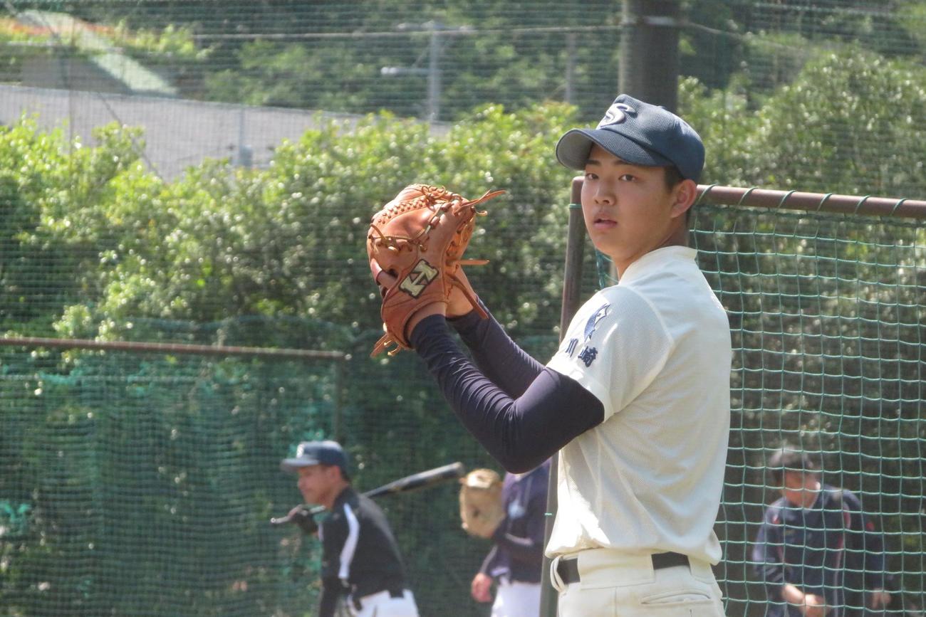 今秋ドラフト候補、菅（神奈川）の岩瀬将投手（撮影・金子真仁）