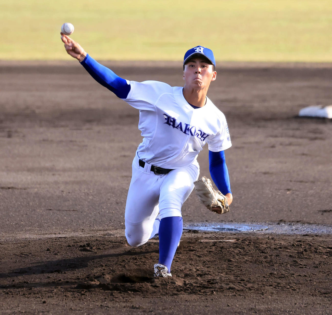 前橋商対白鴎大足利　力投する白鴎大足利・昆野（撮影・浅見桂子）