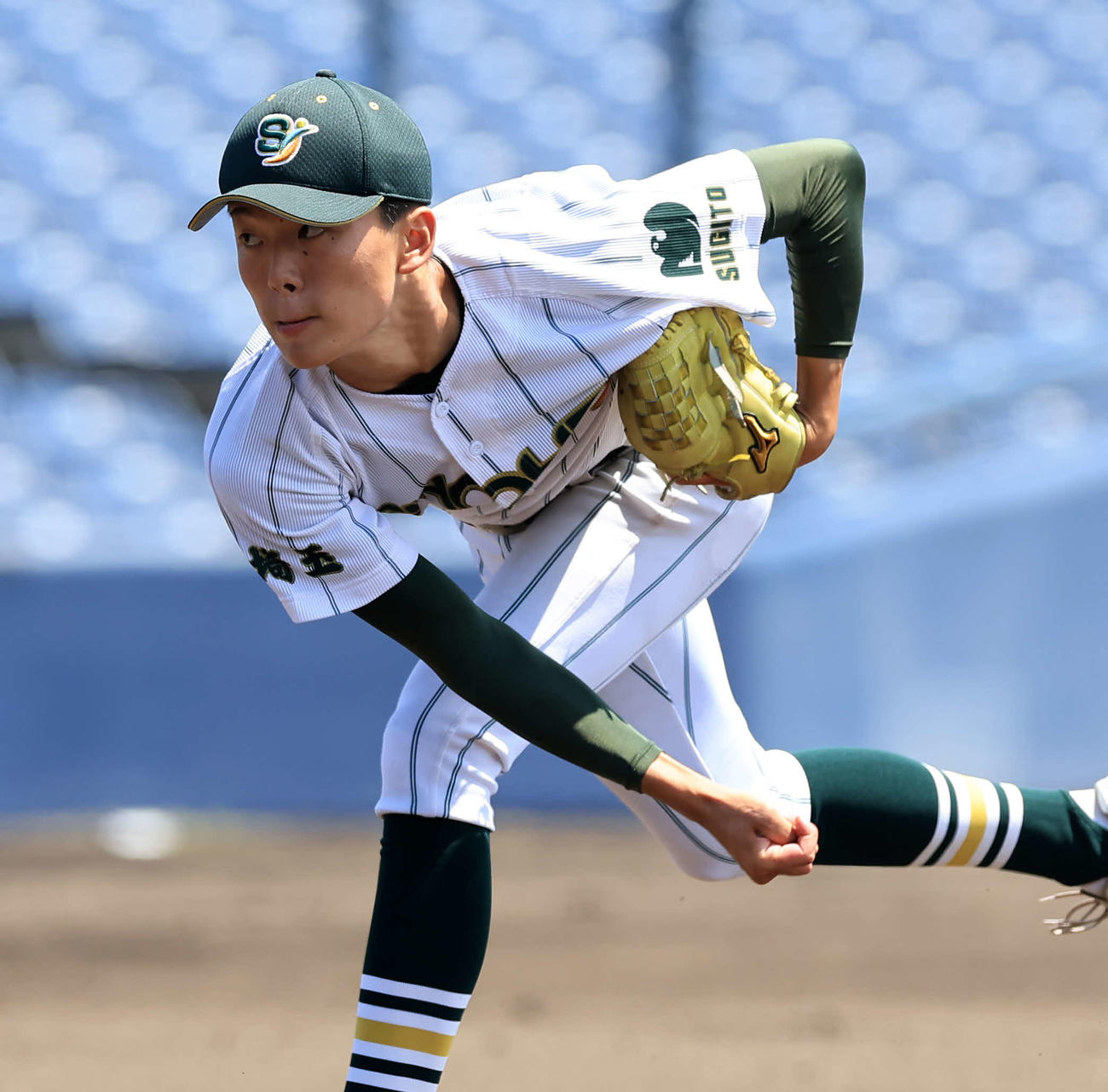 東海大菅生対昌平　力投する昌平・江原（撮影・浅見桂子）