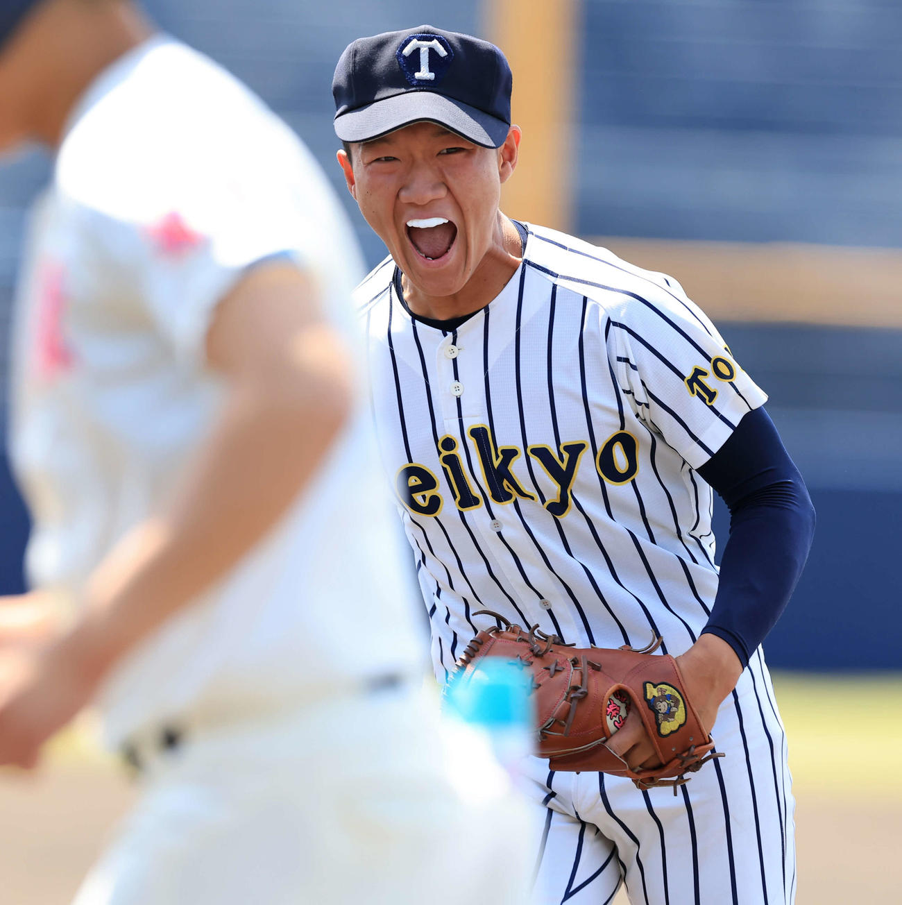 花咲徳栄対帝京　1回表花咲徳栄2死満塁、更科を投手ゴロに仕留めた村松は雄たけびを上げてガッツポーズ（撮影・浅見桂子）