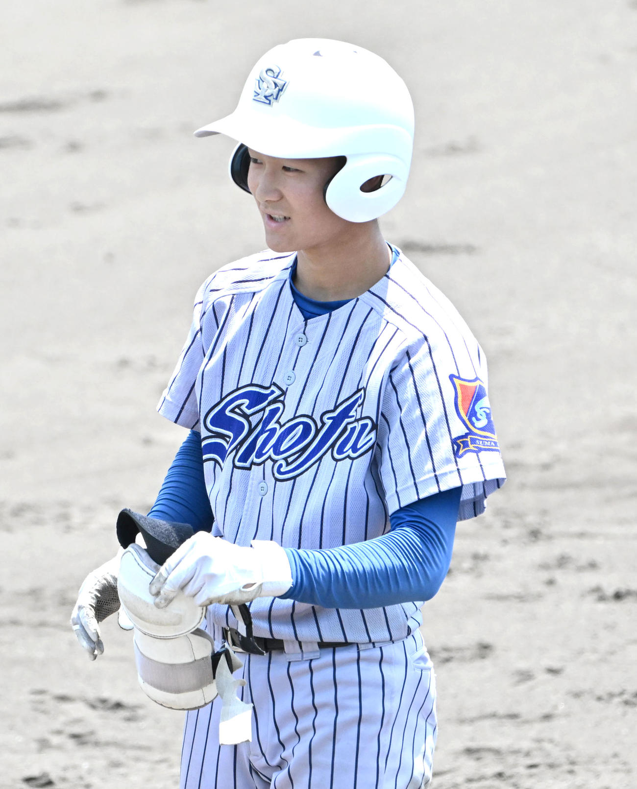 大院対須磨　5回裏須磨1死二、三塁、堀航太は先制の右適時打を放つ（撮影・石井愛子）