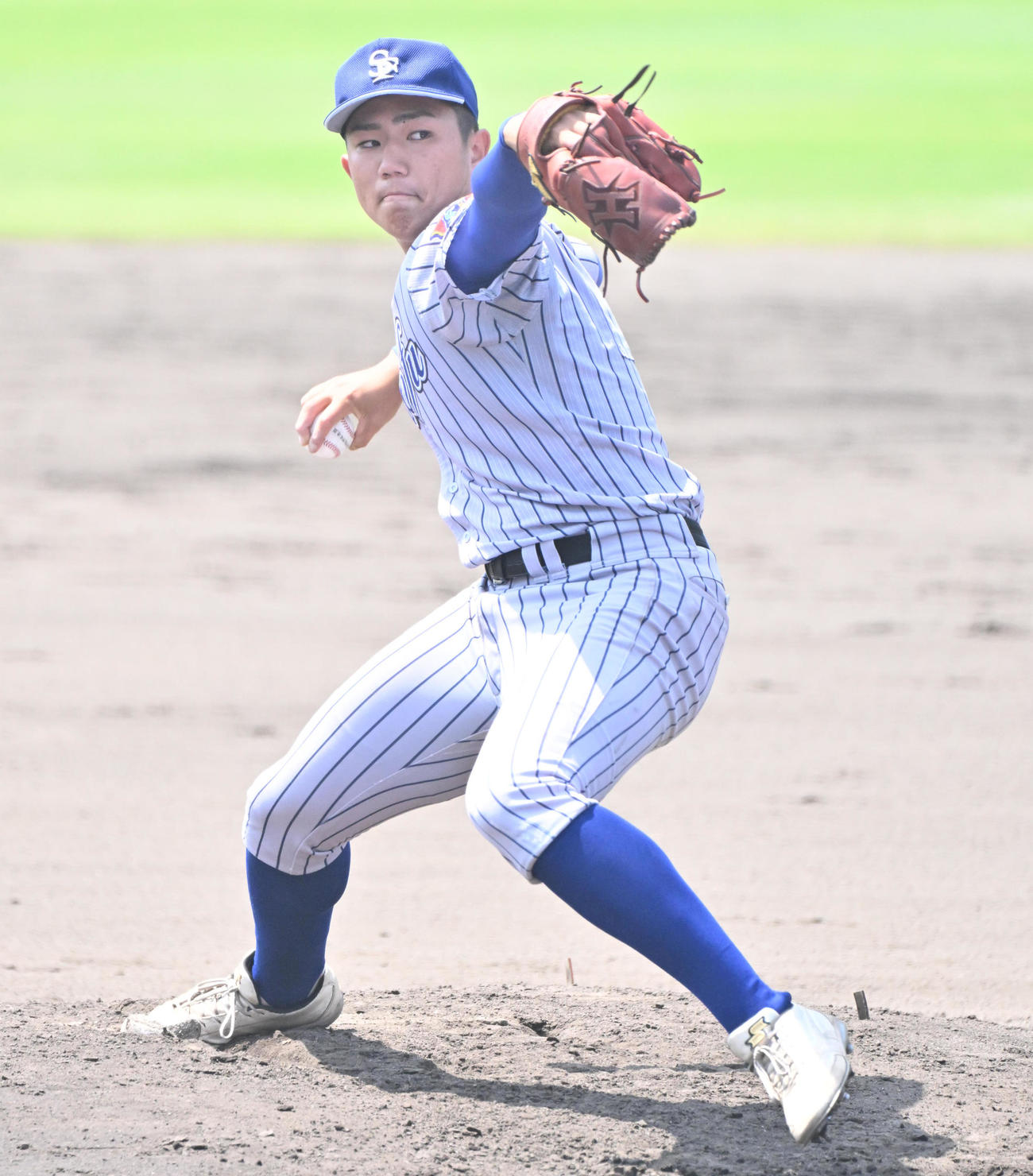 大院大高対須磨翔風　力投する須磨翔風先発の槙野（撮影・石井愛子）