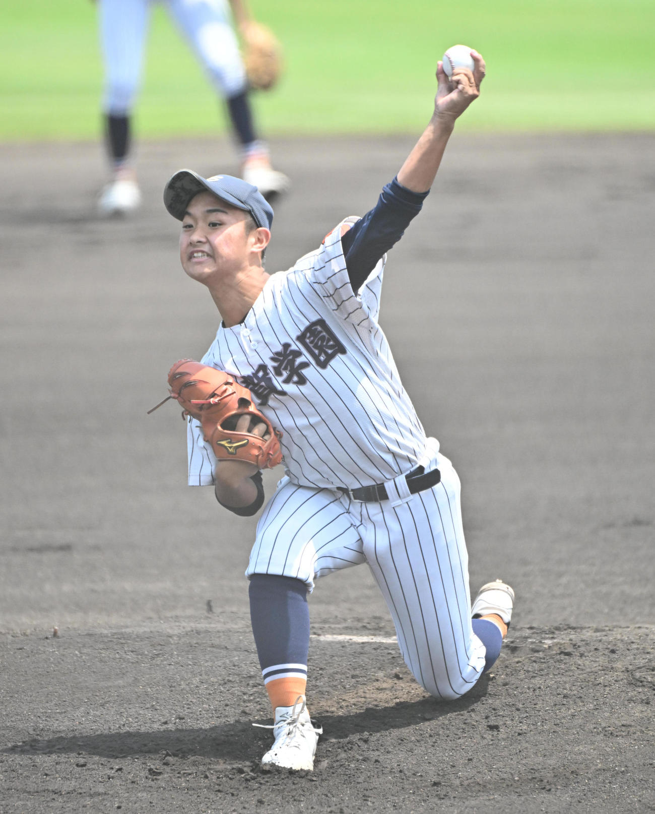 滋賀学園対智弁和歌山　滋賀学園先発の高橋侠聖（撮影・石井愛子）