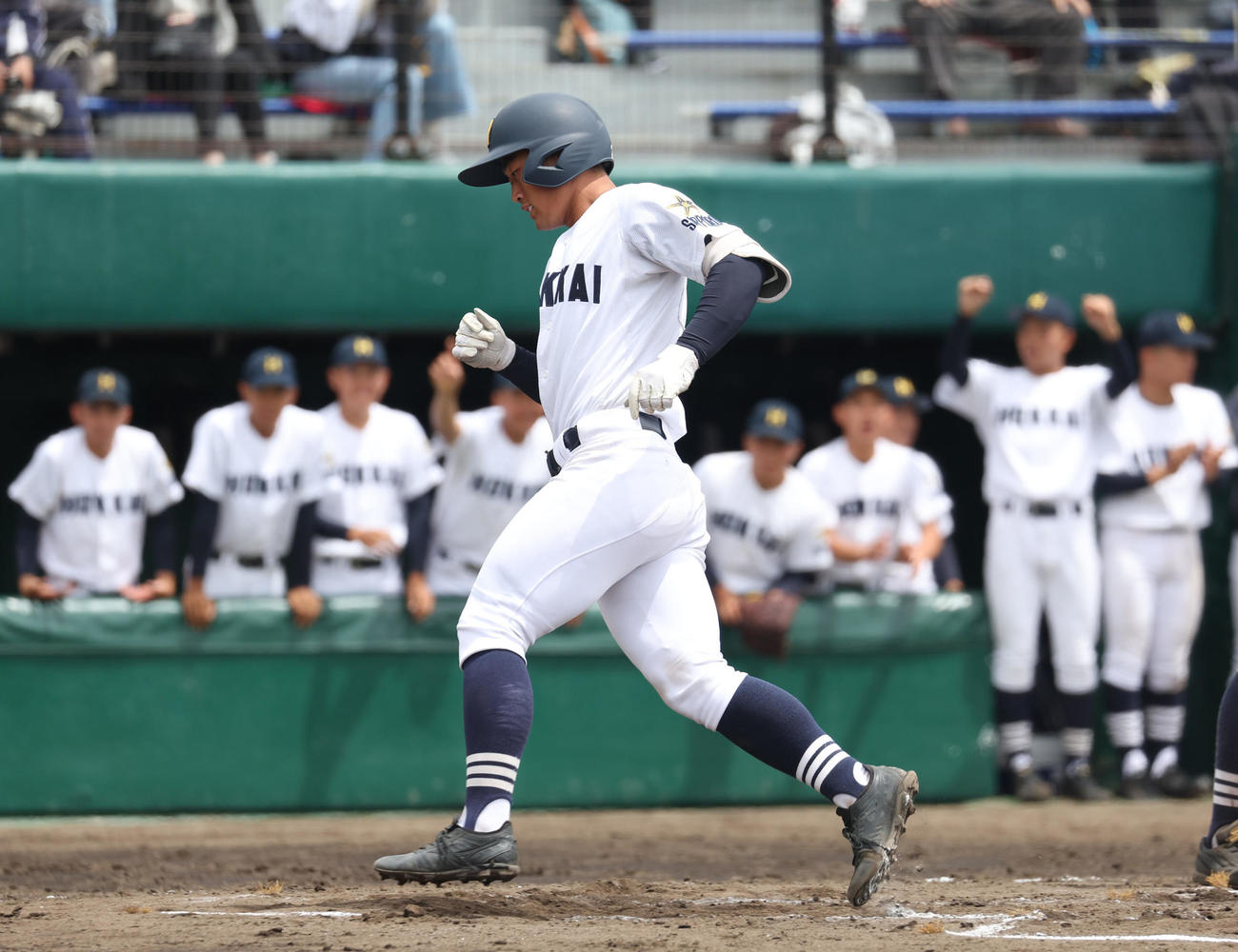 クラーク対北海　6回裏北海1死、大石は同点となる左越え本塁打を放つ（撮影・佐藤翔太）