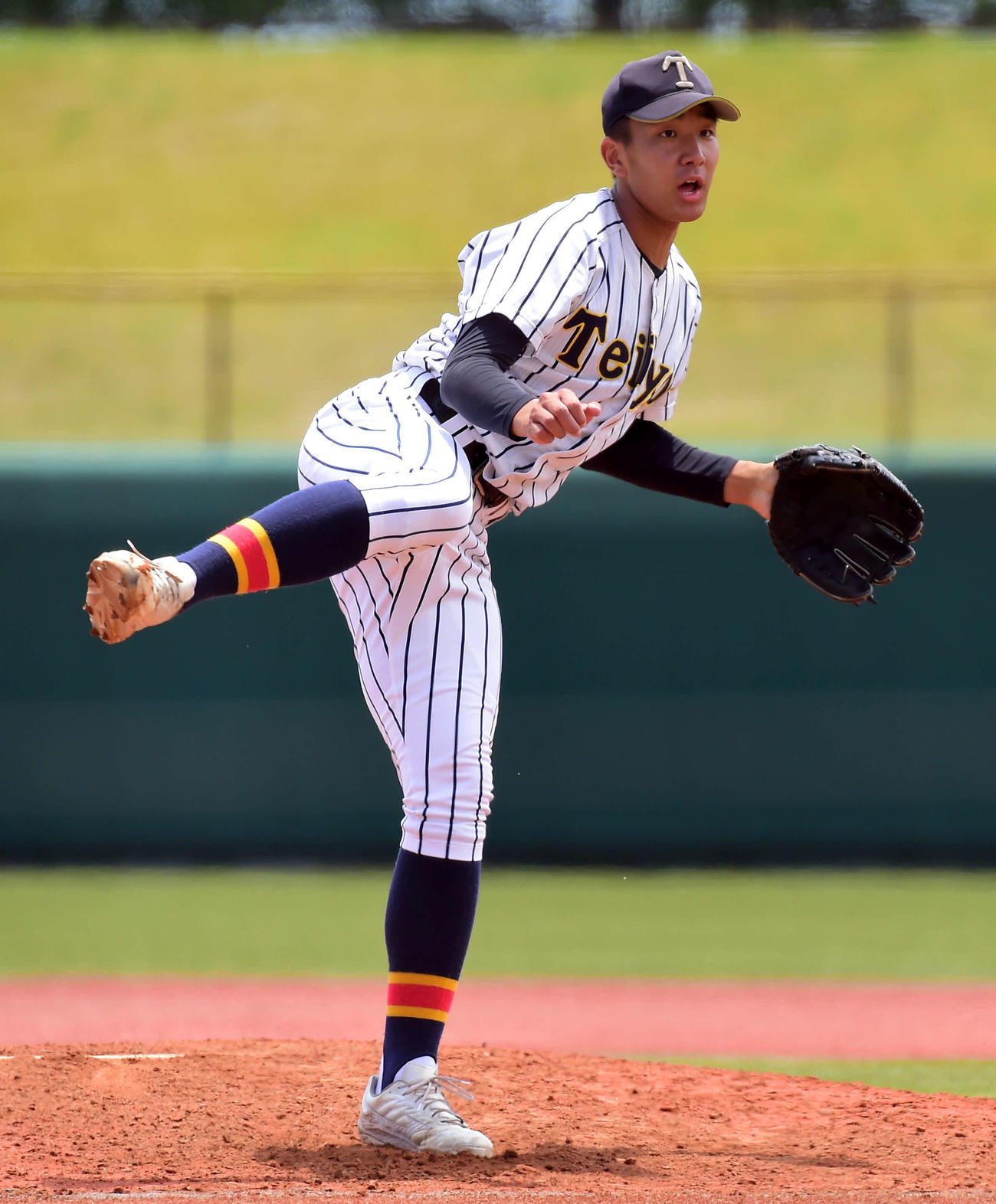 帝京長岡対東京都市大塩尻　力投する帝京長岡2番手の茨木