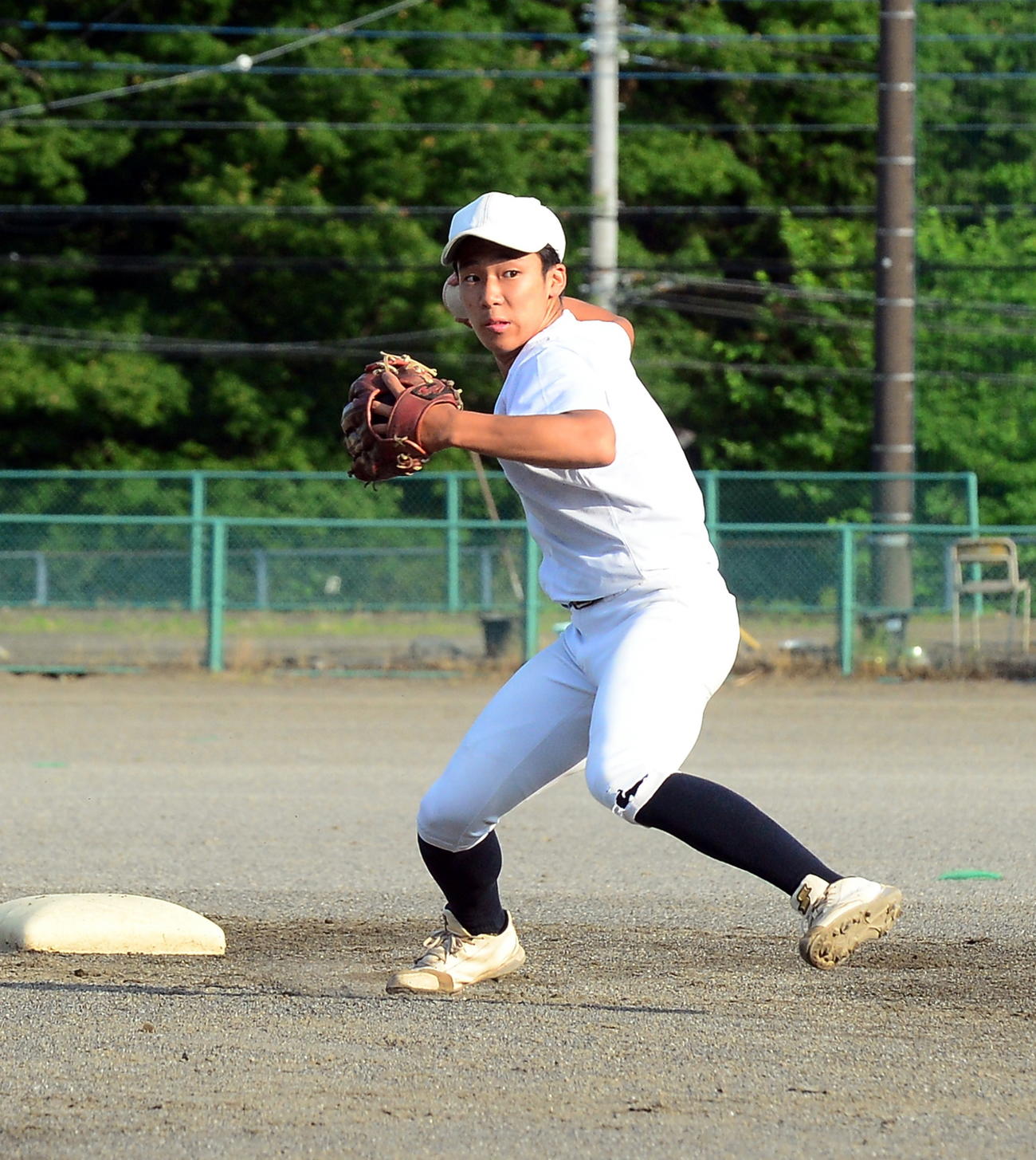 ノックを軽快にさばく御殿場西・加藤主将