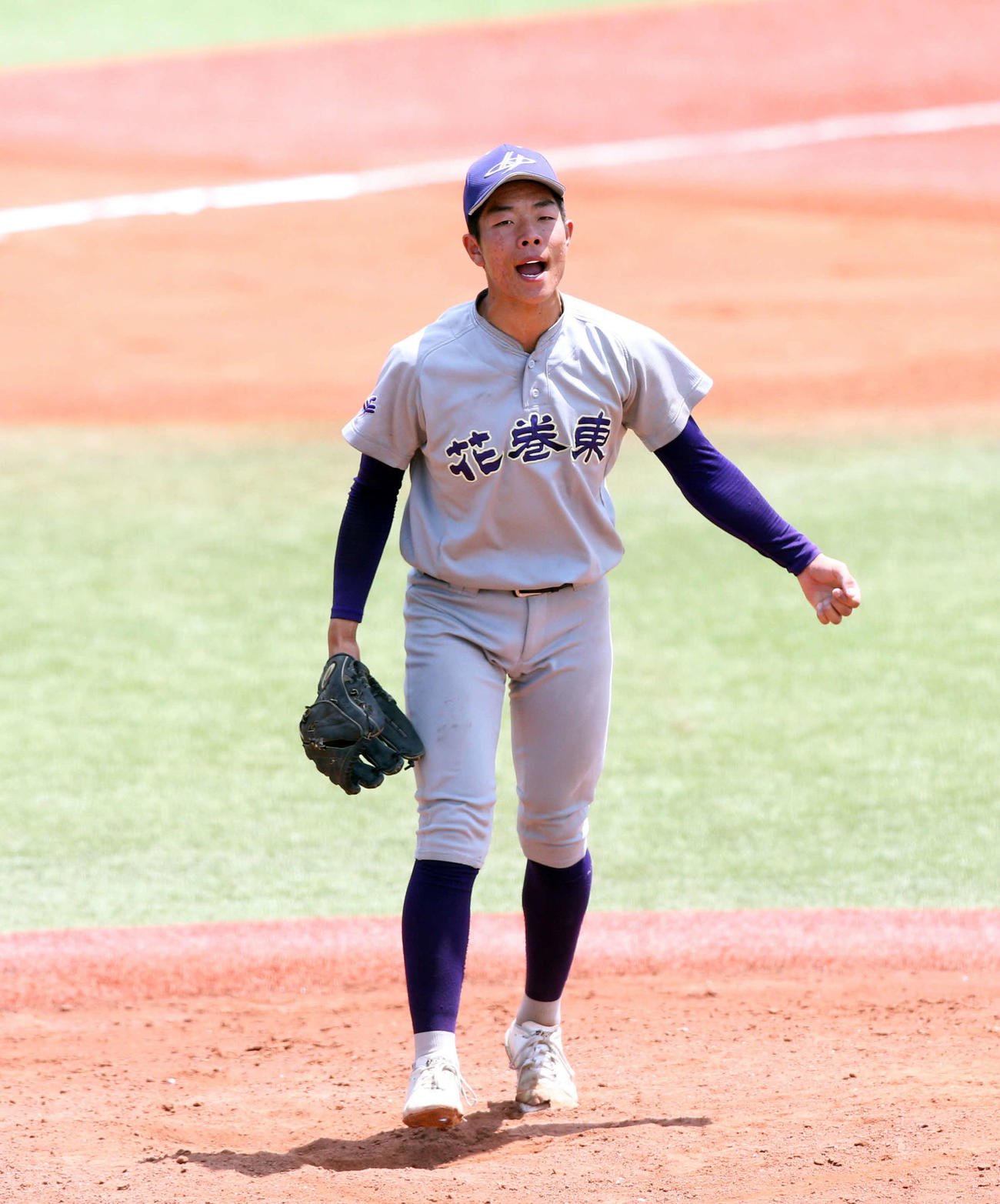 青森山田対花巻東　完封しガッツポーズする花巻東・葛西（撮影・木村有優）