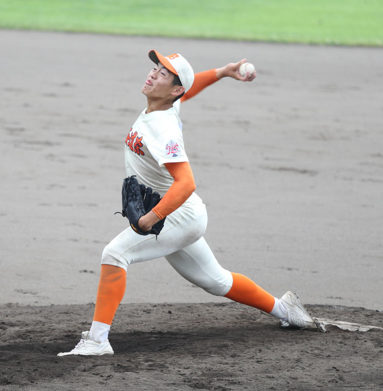 北海道栄対苫小牧高専　力投を見せる北海道栄の下山大楽（撮影・中島洋尚）