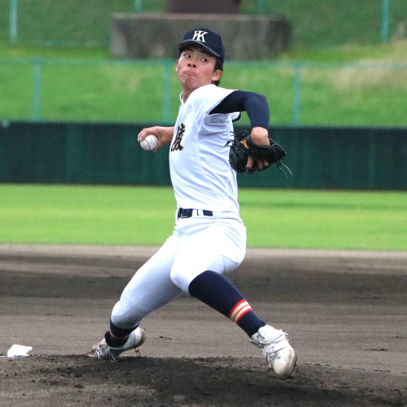 神戸弘陵対生光学園　先発で5回1安打無失点11奪三振の好投を見せた神戸弘陵・村上（撮影・塚本光）
