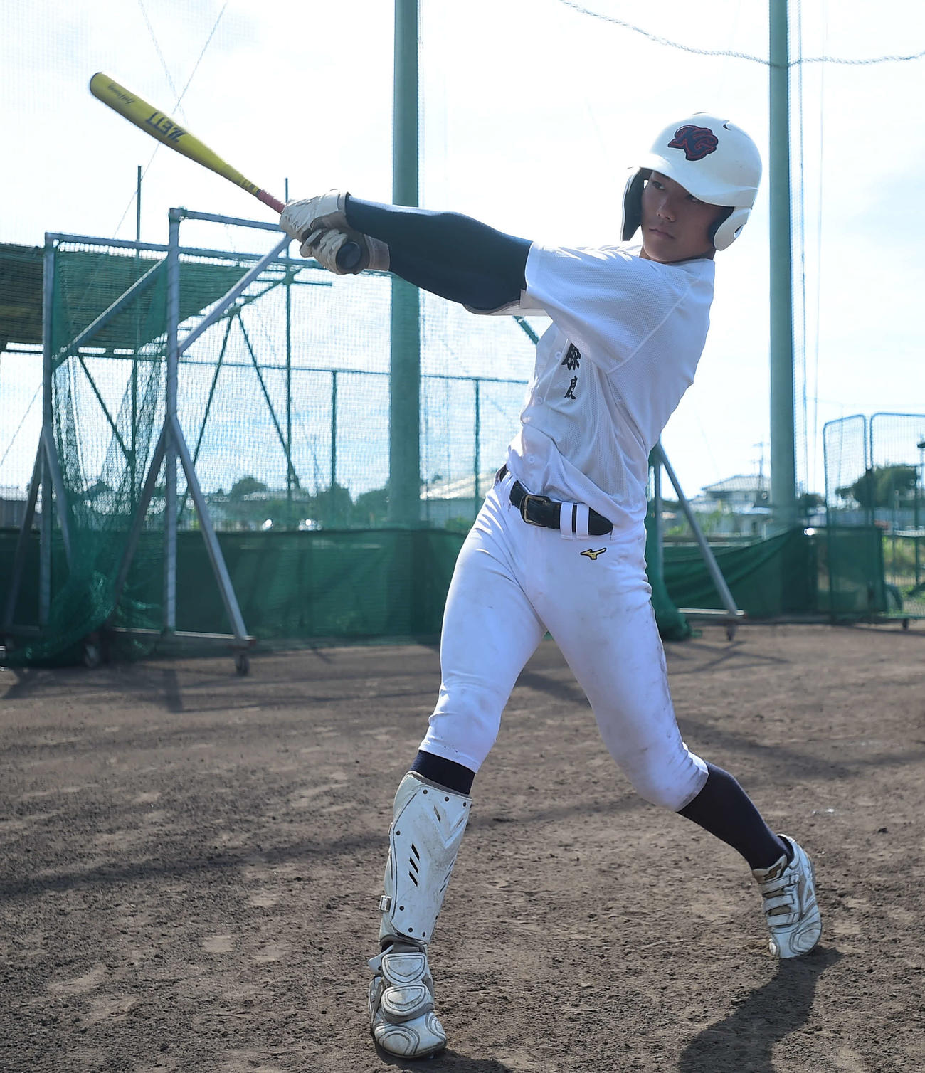 ティー打撃をする開志学園・斎藤（撮影・大島享也）