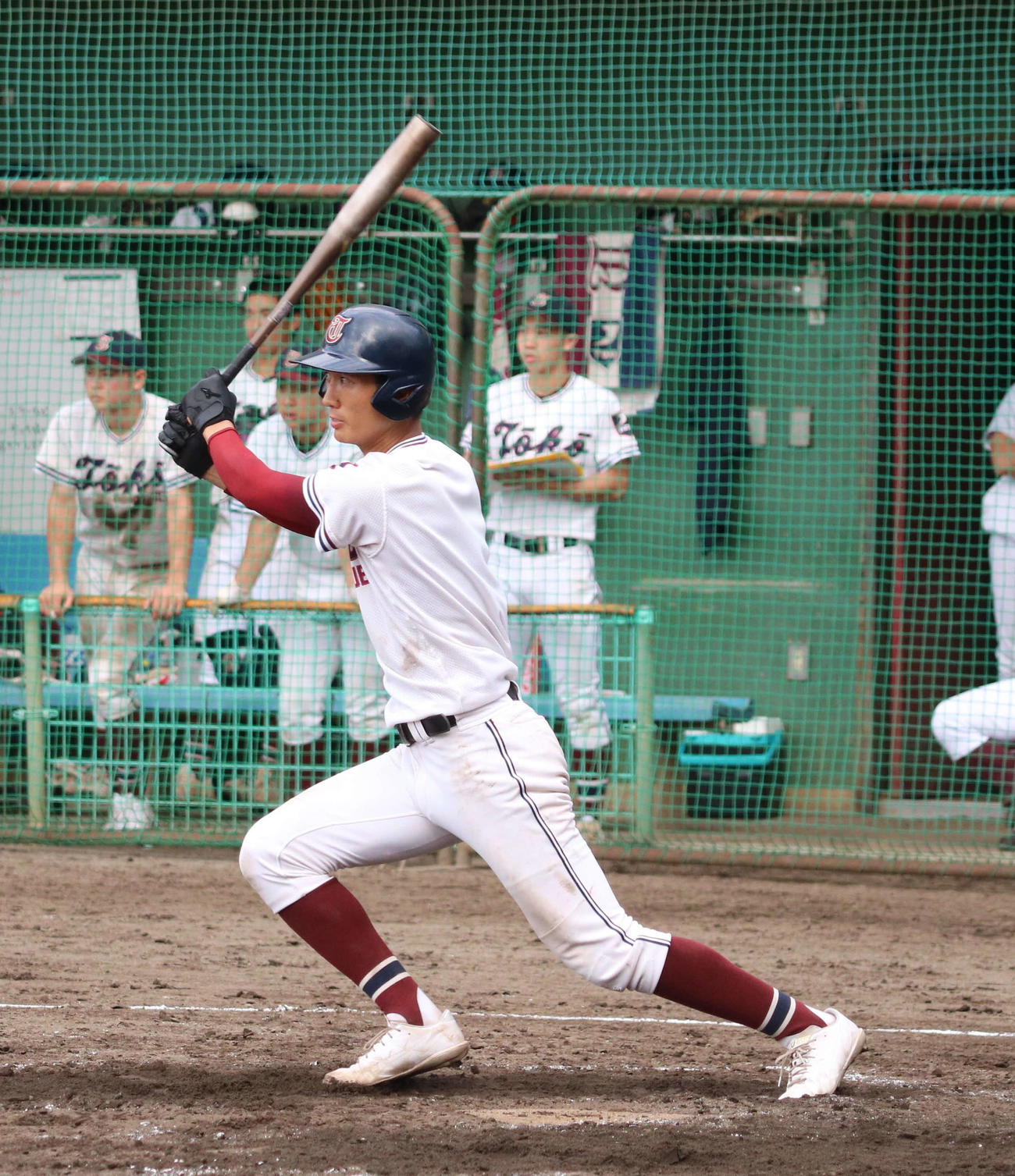 国学院久我山（西東京）との練習試合で安打を放つ桐光学園・森内野手（撮影・深田雄智）