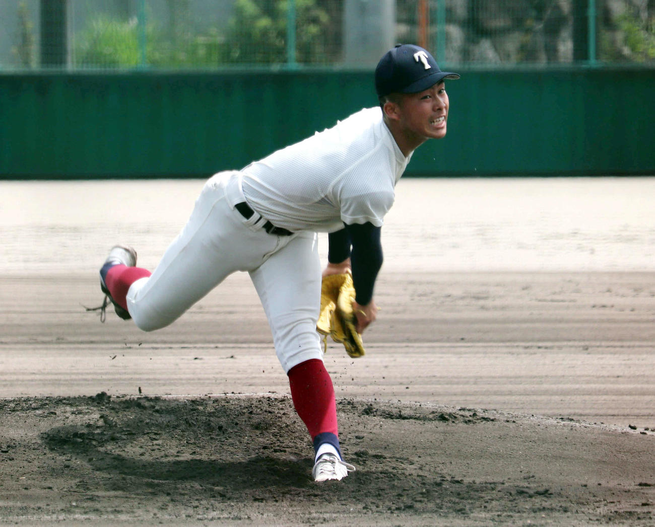 創志学園との練習試合で先発した、大阪桐蔭・中野（撮影・中島麗）
