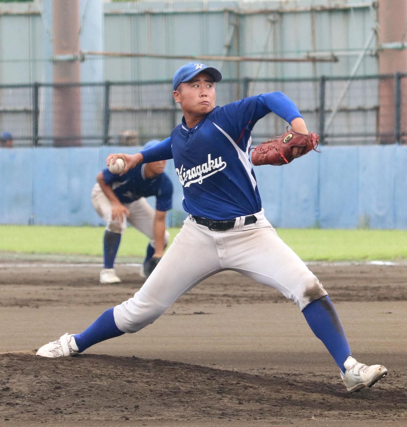 日大三（西東京）との練習試合に2番手で登板した平塚学園・直井（撮影・深田雄智）
