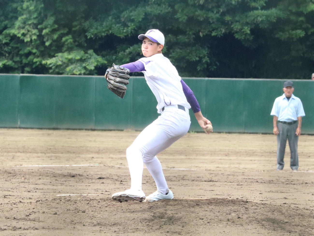 力投する東京・永見（撮影・水谷京裕）